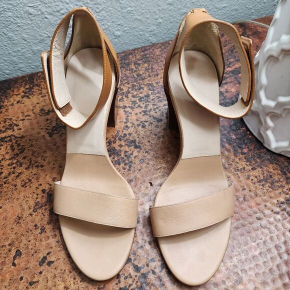 Chloe Sz. 9.5 Stacked-Heel Ankle-Wrap Sandal in Teak/Apricot Quite Luxury - Picture 5 of 17